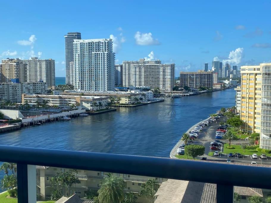 Miami Beach 1B/1B Incredible View Apartment With Kitchen ハランデール・ビーチ エクステリア 写真