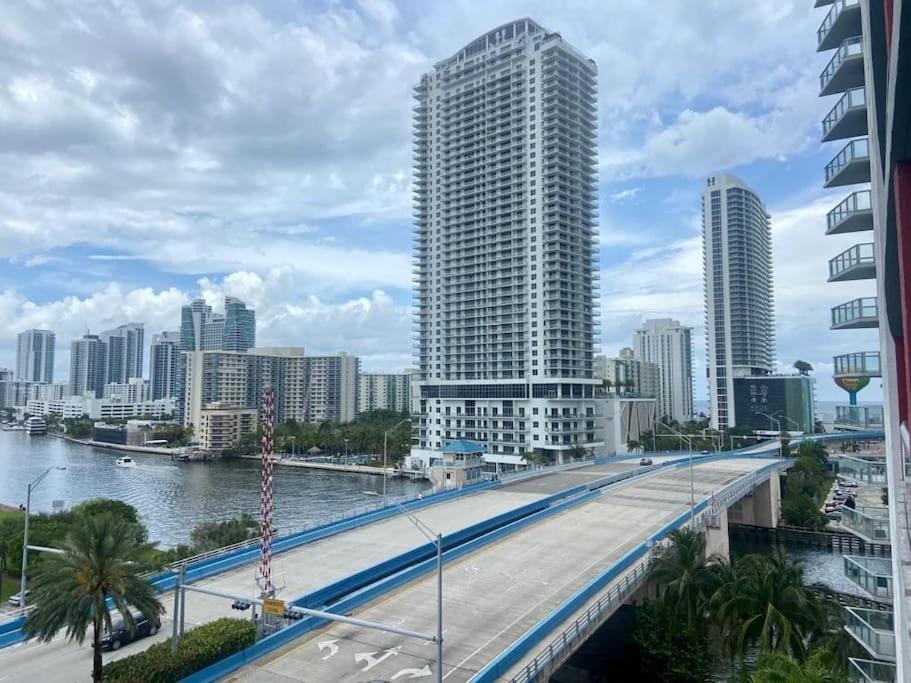 Miami Beach 1B/1B Incredible View Apartment With Kitchen ハランデール・ビーチ エクステリア 写真