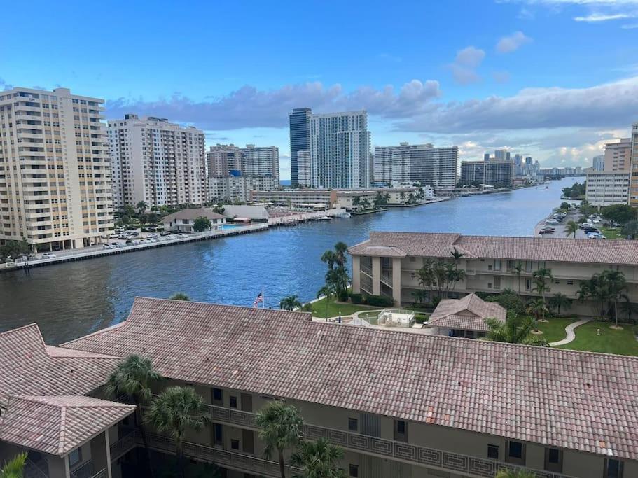 Miami Beach 1B/1B Incredible View Apartment With Kitchen ハランデール・ビーチ エクステリア 写真