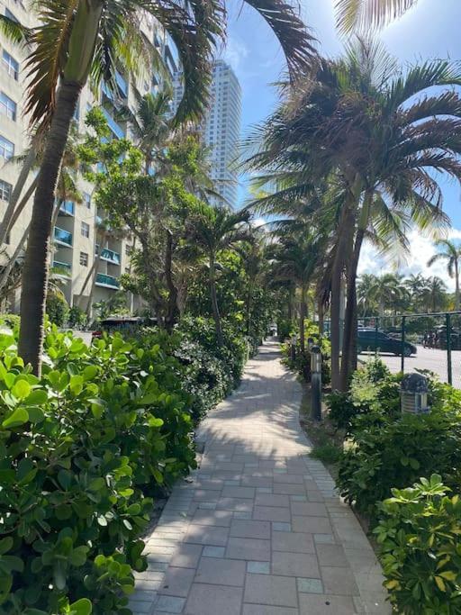 Miami Beach 1B/1B Incredible View Apartment With Kitchen ハランデール・ビーチ エクステリア 写真